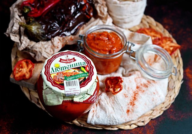 Лютеница Маркоги в буркан, с купичка лютеница и печени чушки